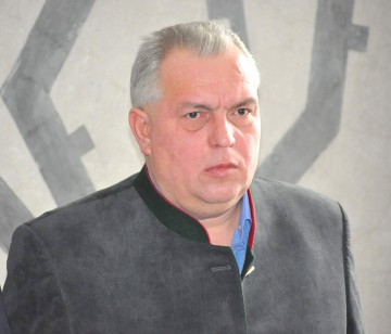 Chiru îi cere prefectului să îl demită pe Constantinescu